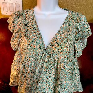 SHEIN WOMENS blouse medium crop top